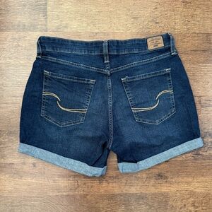 Women's Signature Levi Strauss Mid-Rise Jean Shorts Size 30